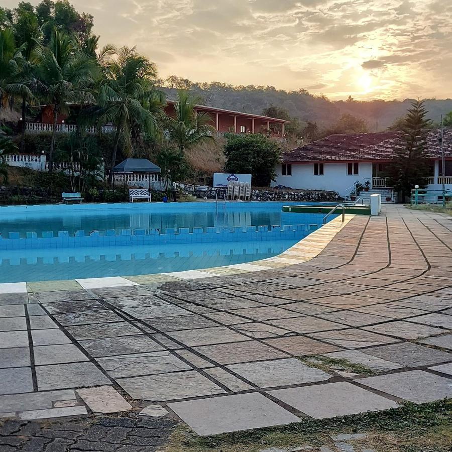 Indismart Woodbourne Resort