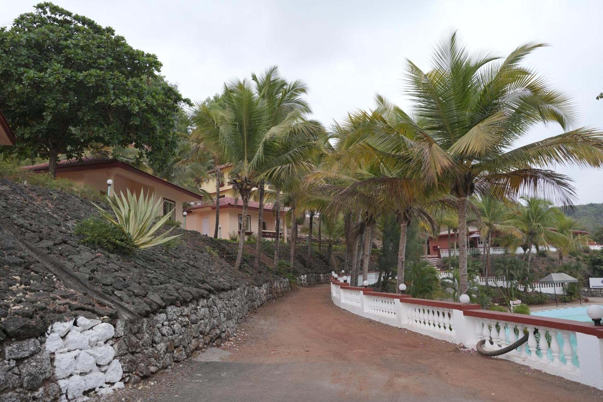Indismart Woodbourne Resort Madgaon